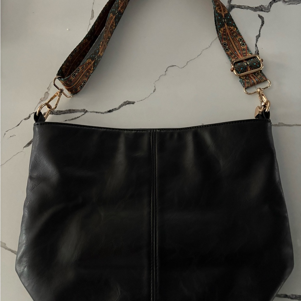 Elegant Black Shoulder Bag